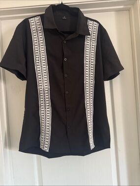 SHEIN Black Short-Sleeve Button-Down Shirt with White Embroidered Stripes